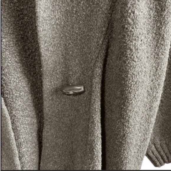 Gap wool blend drop sleeves oversized one button chunky knit open sweater. Sm - Picture 3 of 3